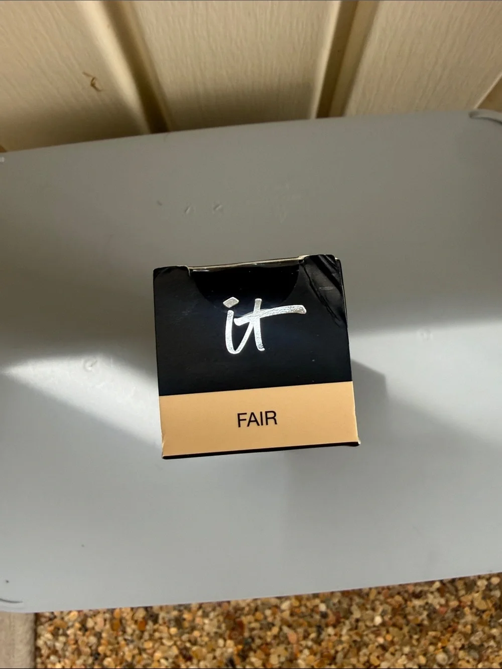 it cosmetics IT-O2 Ultra Repair Liquid Oxygen Foundation Box - Black & Silver - Picture 2 of 2